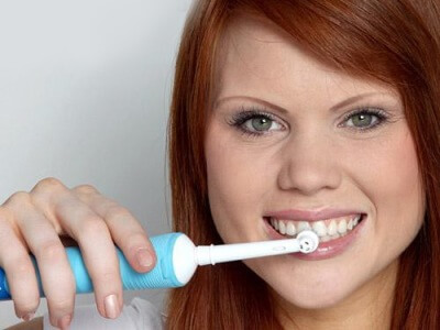 Электрическая щетка для чистки зубов